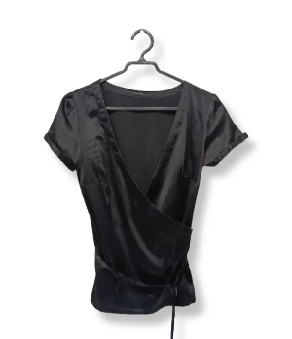 1000004880 (19) Blusa Cruzada Negra – Talla M