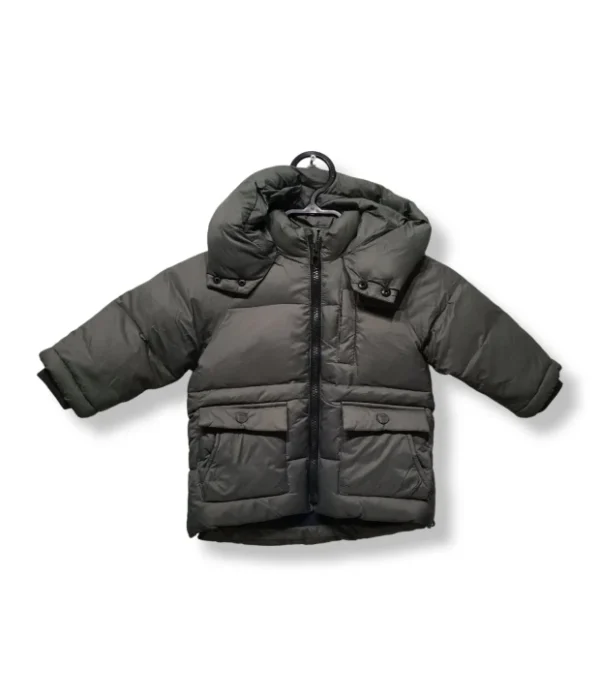 pixelcut-export-1751217923927 Parka acolchada Zara de plumas verde militar – Talla 9-12 meses (copia)