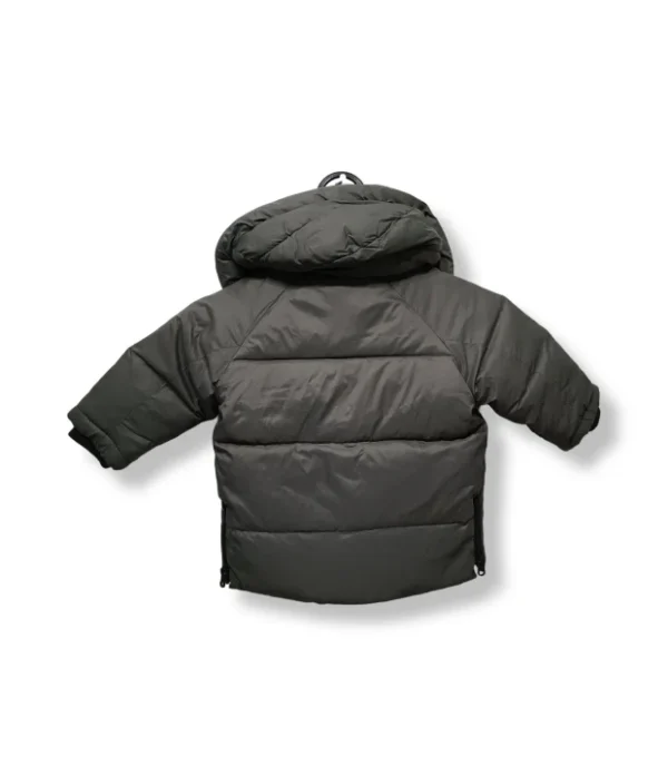 pixelcut-export-1751218080300 Parka acolchada Zara de plumas verde militar – Talla 9-12 meses (copia)