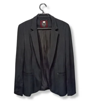 pixelcut-export-1751220223184 Blazer IO negro entallado –Talla S