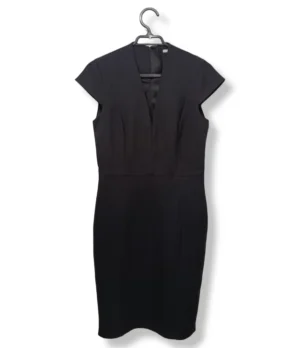 pixelcut-export-1751220935334 Vestido Negro Clásico – Corte Tipo Lápiz