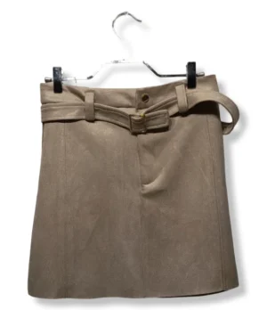 Falda Beige Tipo Gamuza con Cinturón – Estilo Minimalista- Zara