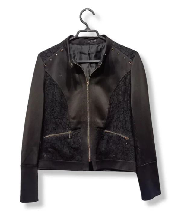 pixelcut-export-1751250787977 Chaqueta Negra Liola con Encaje – Estilo Biker Chic Femenino, Talla 38