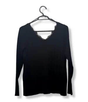 Sweater Negro M&S con Encaje