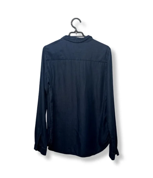 Camisa denim azul con bordados de mariposa Reserved (Talla 38)
