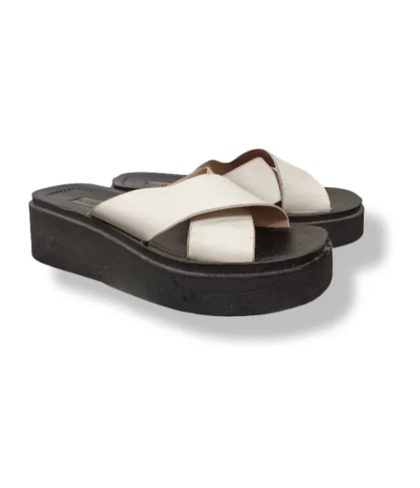 pixelcut-export-1752548232380 Sandalias Steve Madden blancas, talla 34