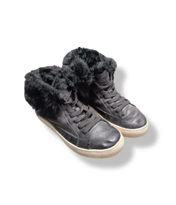 Zapatillas negras H&M con chiporro interior – Talla 34