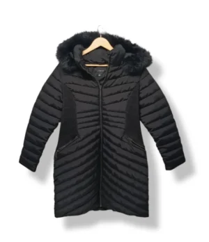 Parka larga acolchada negra con chiporro S. Cocci Talla M