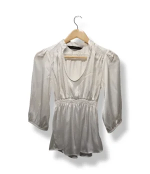 1000015516 (30) Blusa escote profundo – Zara – Talla XS