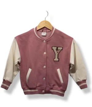 Chaqueta varsity rosada con mangas crema Zara