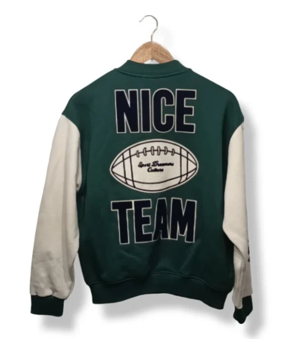 pixelcut-export-1754062391966 Chaqueta varsity verde Zara niño “Nice Team” – Talla 11-12 años, nueva con etiqueta