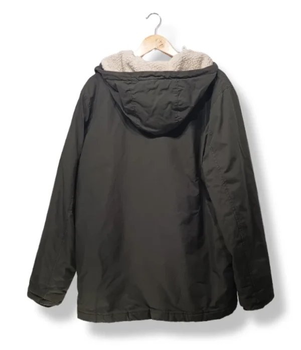 pixelcut-export-1754283769631 Parka verde oliva con chiporro interior H&M - Talla M/L
