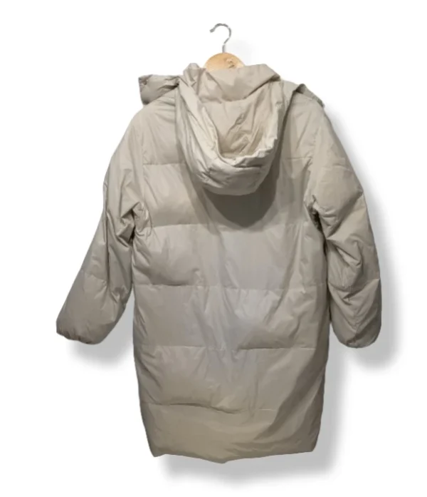 Parka puffer largo beige con gorro Zara – Talla M/L
