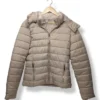 Parka acolchada beige con gorro de piel Alcott – Talla M/L