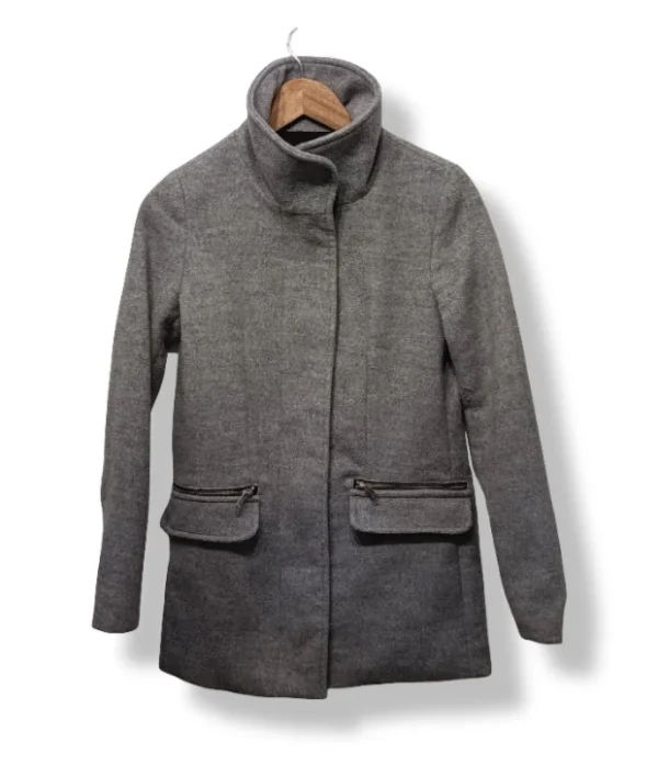 pixelcut-export-1756382826755 Abrigo gris con cierres Bershka – Talla XS/S