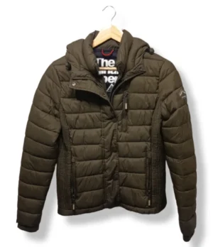 pixelcut-export-1756389927814 Chaqueta Superdry acolchada verde oliva, talla S