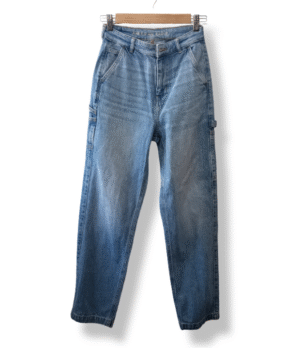 Jeans American Eagle azul claro rasgados – Talla 34