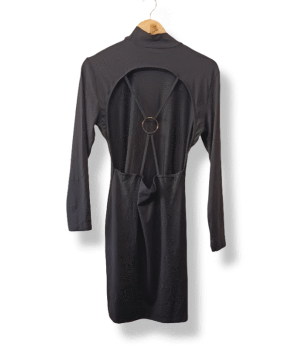 pixelcut-export-1757514424464 Vestido Shein Negro Espalda Abierta con Argolla — Talla S