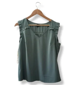 pixelcut-export-1757567330860 Blusa IO verde- Talla M