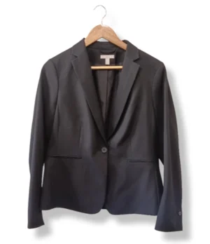pixelcut-export-1757570707139 Blazer negro H&M de corte clásico, talla 42
