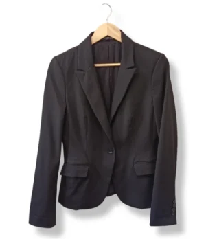 pixelcut-export-1757570921265 Blazer negro Express, talla 38