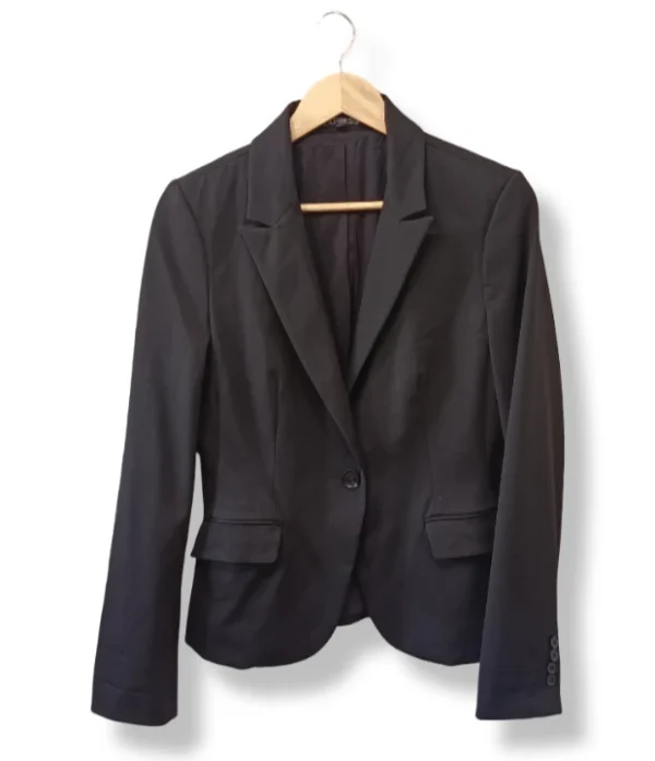 pixelcut-export-1757570921265 Blazer negro Express, talla 38