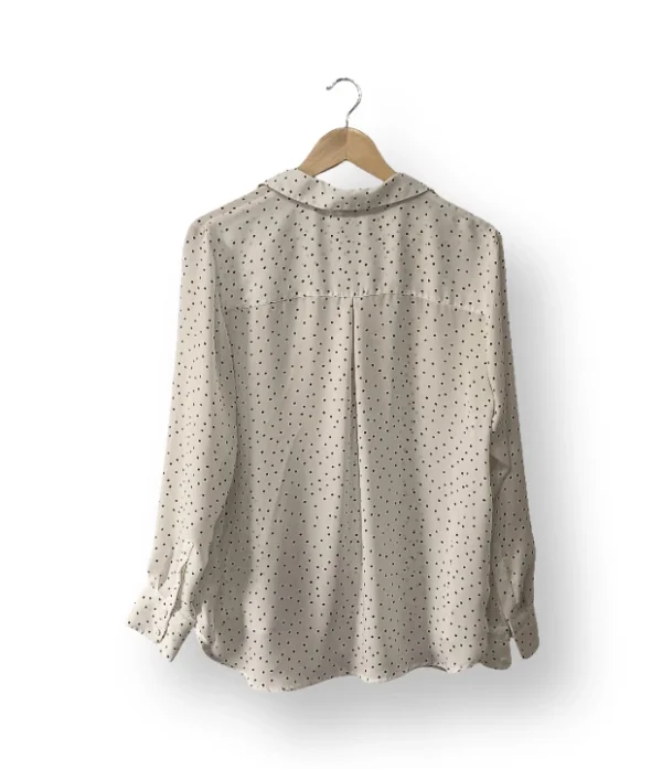 IMG_20251021_160738 Blusa H&M blanca con lunares negros – Talla S