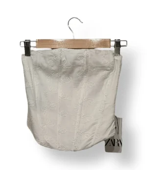 IMG_20251021_183708 Top ZARA blanco bordado talla XS (nuevo con etiqueta)