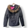 Parka acolchada ONLY negra con interior fucsia (Talla L)
