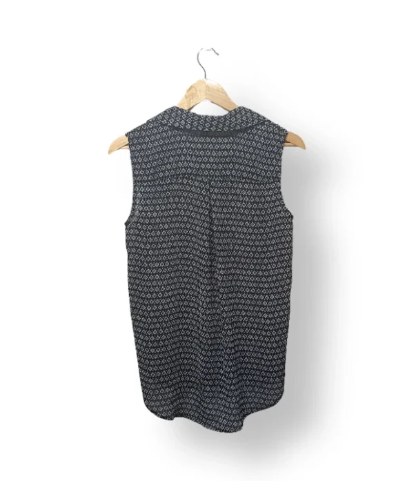 IMG_20251106_181402 Blusa estampada sin mangas H&M – Talla 36