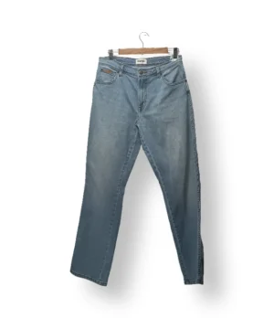 IMG_20251106_190816 Jeans Wrangler azul claro corte clásico-Talla 42