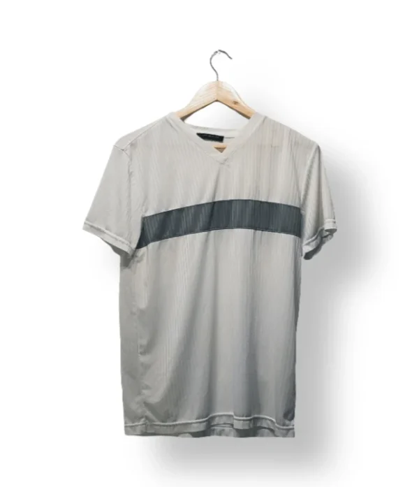 IMG_20251106_192115 Polera deportiva gris con franja Icono-Talla M