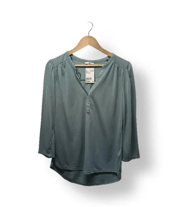 Blusa H&M celeste soft, talla S (Nueva)