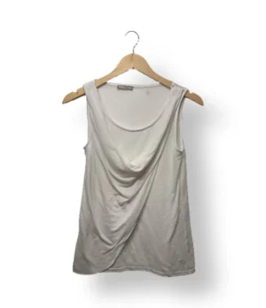 Polera Nex blanca con drapeado frontal – Talla M