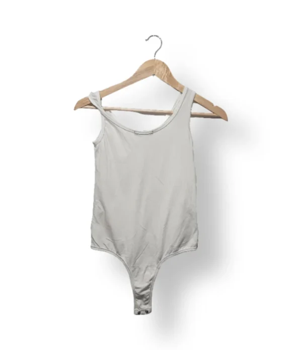 IMG_20251116_221557 (1) Body blanco Wados con frunce frontal – Talla S