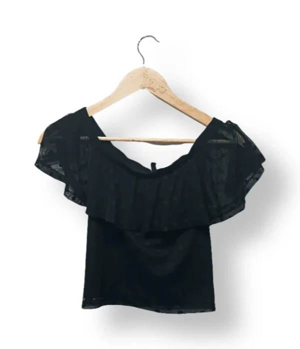 Top negro off-shoulder H&M, talla XS