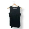 IMG_20251116_223551 Blusa negra Ann Taylor con aplicaciones florales – Talla S