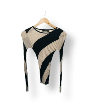 IMG_20251116_225410 Sweaters plisado beige y negro Sfera con diseño asimétrico – Talla S