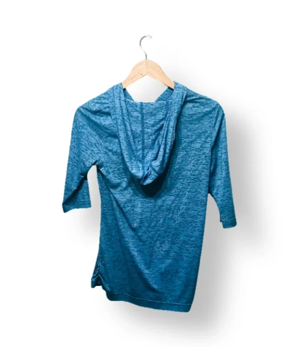 IMG_20251116_230158 Polera Deportiva Under Armour Azul – Talla M/L