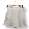Short H&M blanco de tiro alto con botones decorativos, talla 36