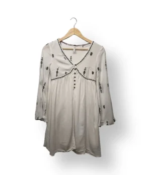 1000047039 Vestido Boho Bordado Xhilaration (Talla S)