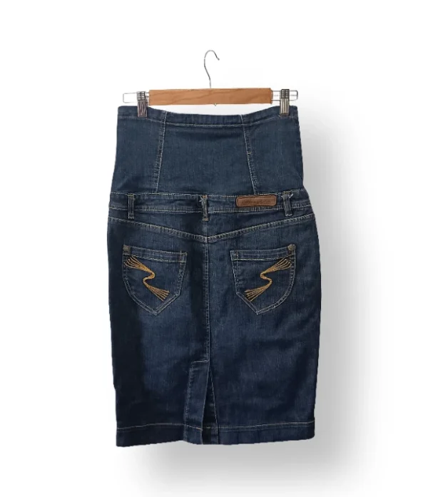 IMG_20251201_131810 Falda denim tiro alto Bershka – Talla 36
